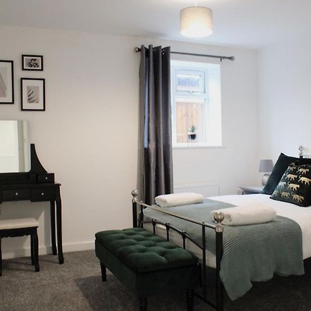 Didcot - Private Flat With Garden & Parking 08 Appartement Buitenkant foto