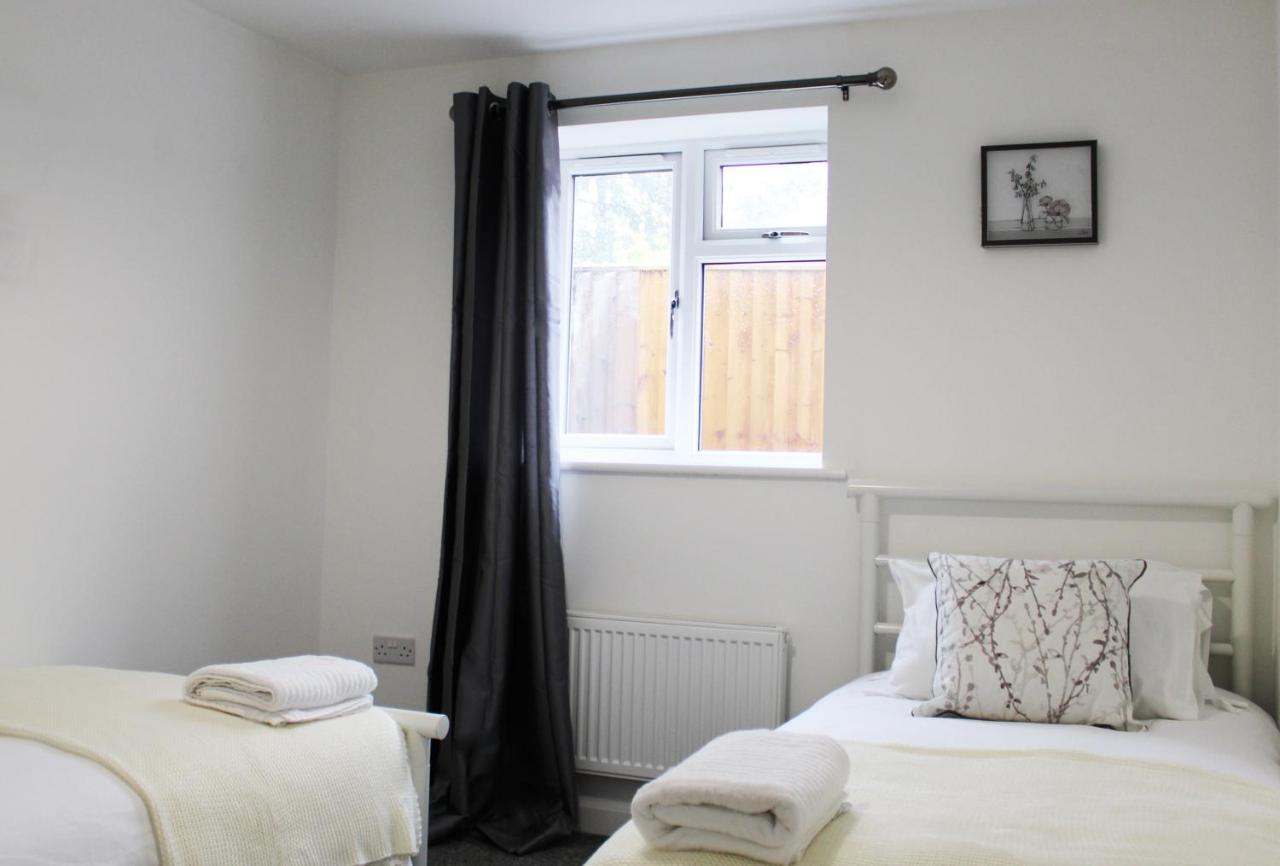 Didcot - Private Flat With Garden & Parking 08 Appartement Buitenkant foto